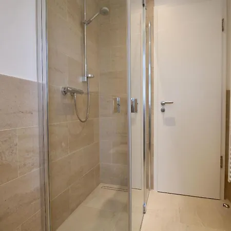아파트 Kleine Charlotte - Traumwohnung Mit Terrasse Fuer 4 Personen